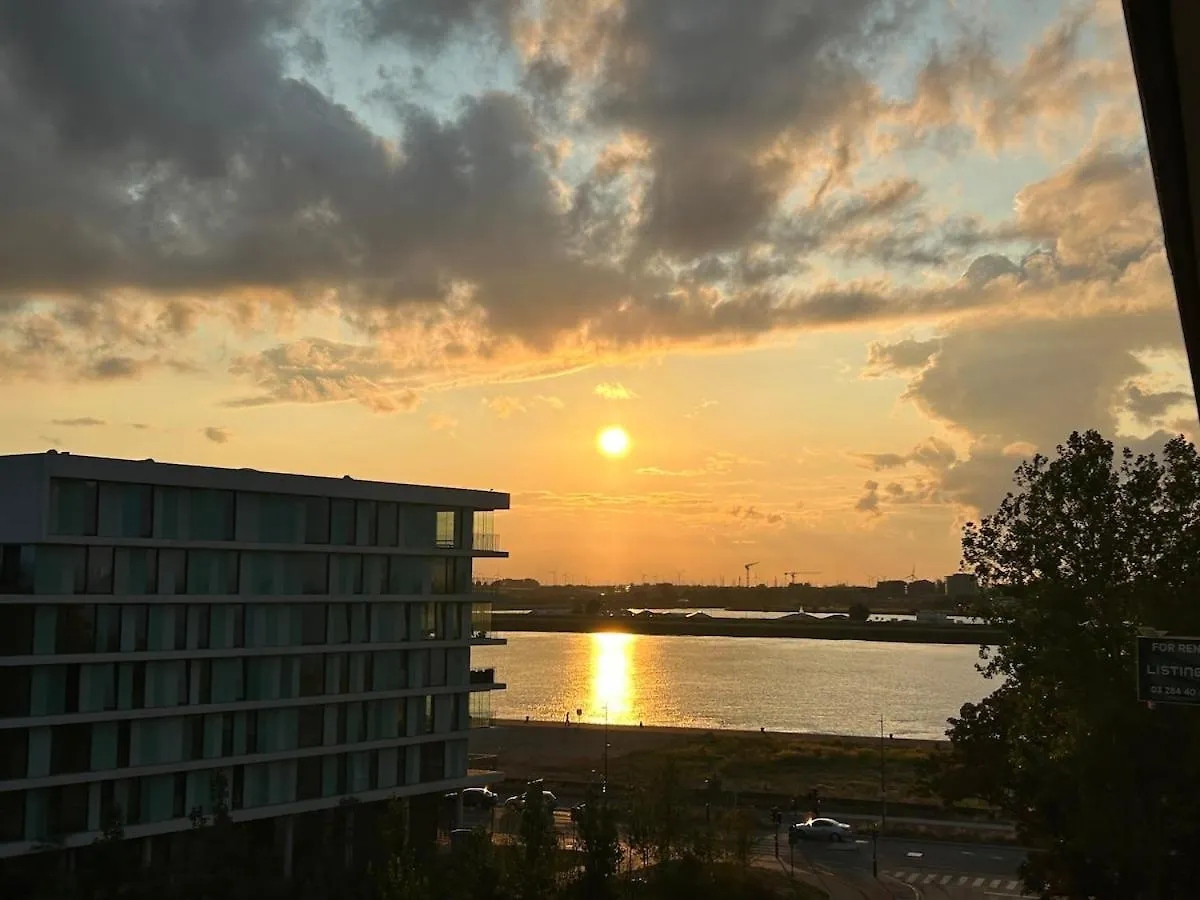 Charmant Appartement In Antwerpen Zuid Met Zicht Op De Stroom location